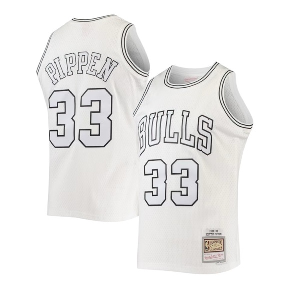 Men's Mitchell & Ness Scottie Pippen Chicago Bulls White Out Swingman Jersey - Picture 5 of 10